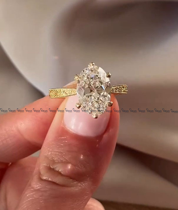 IGI Certified Oval Cut Vintage Ring For Women Elegant Cathedral Setting Ring